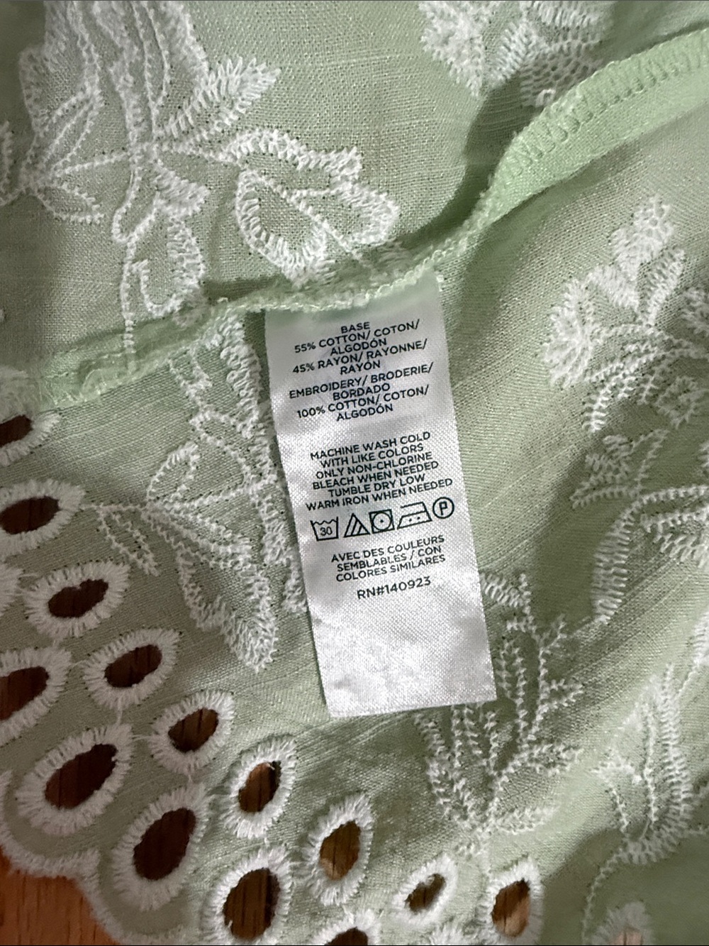 LOFT NWT❗️Mint Green Embroidered Lace-Trim Blouse - Picture 8 of 8
